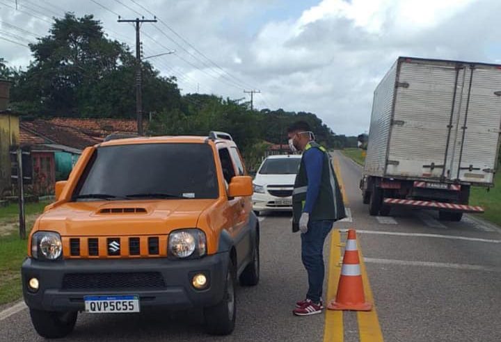 PREFEITURA DE BRAGANÇA REALIZA TESTES RÁPIDOS PARA COVID-19 NA BARREIRA SANITÁRIA LOCALIZADA NA COMUNIDADE DO BACURI PRATA, NA BR 308.