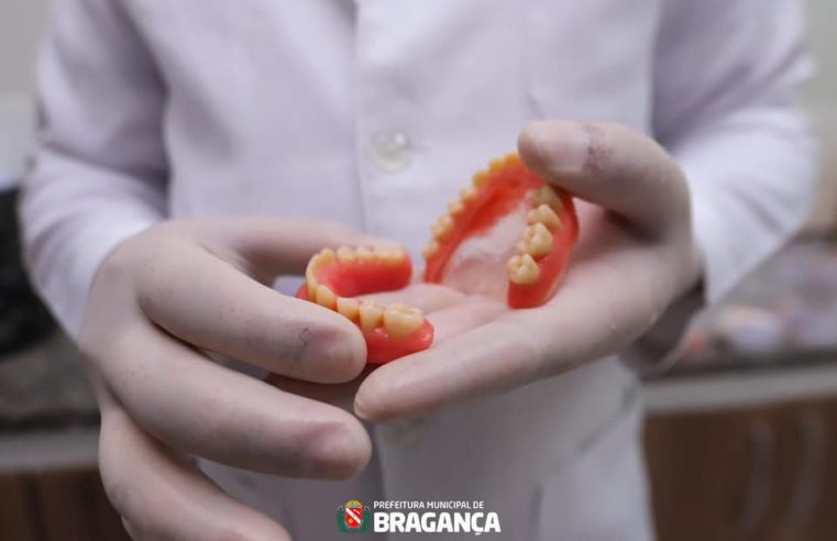 Entrega de próteses dentárias no Centro de Especialidades Odontológicas (CEO).