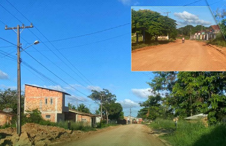 Serviços de alinhamento e terraplanagem na estrada do Ferreira.