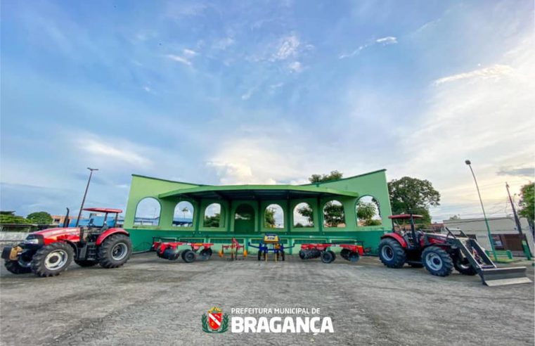 Prefeitura de Bragança recebeu equipamentos agrícolas completos e insumos.
