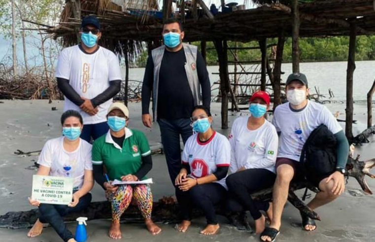 Vacinação em comunidades pesqueiras.