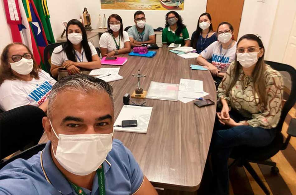 Reunião com a equipe de Imunização.