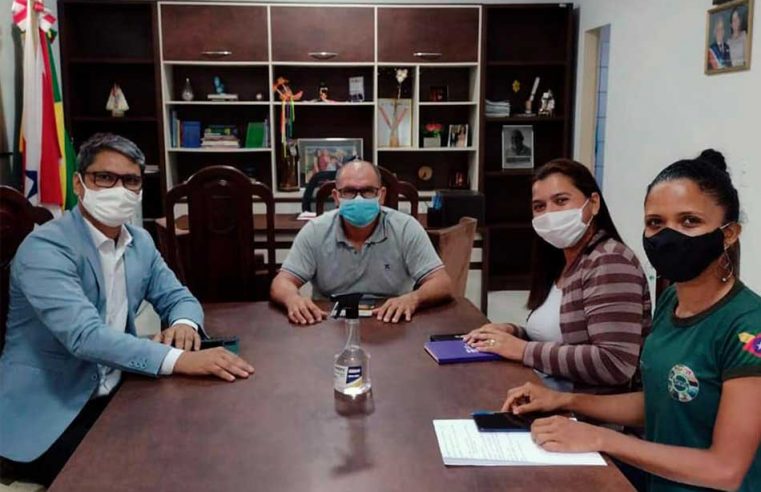 Reunião com gerente da agência local do Basa.