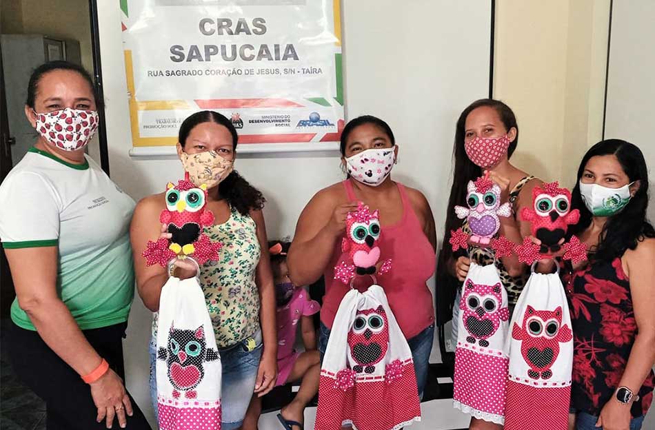 OFICINA DE PANO DE PRATO E PORTA GUARDANAPO.