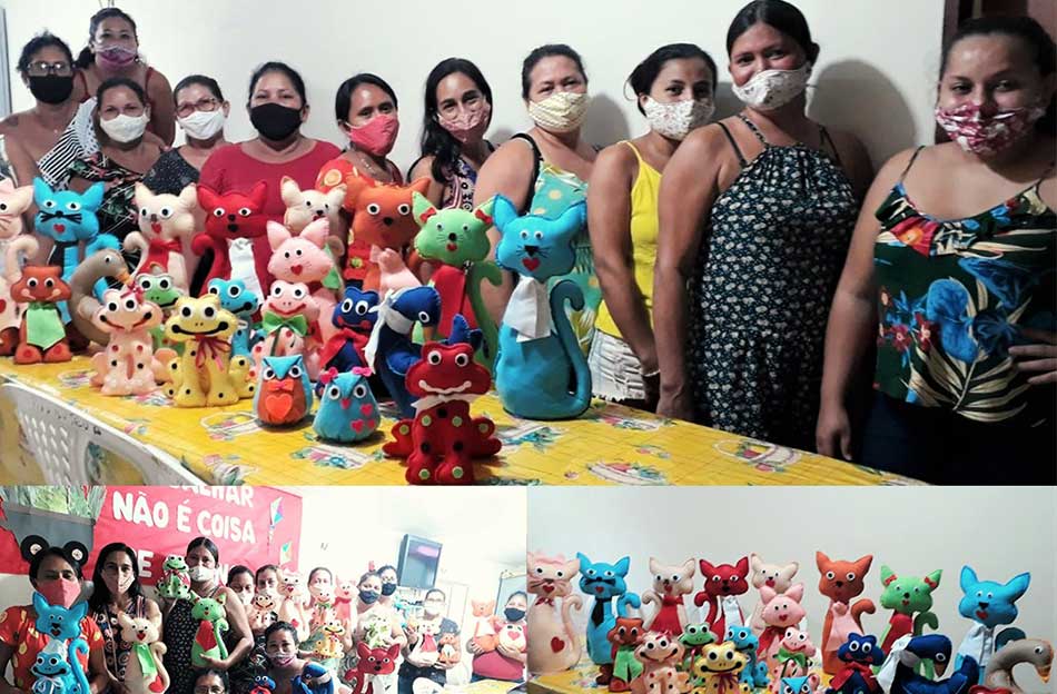 MULHERES DO PAIF, DO CRAS AJURUTEUA PARTICIPAM DA OFICINA DE CONFECÇÃO DE PESO DE PORTA.