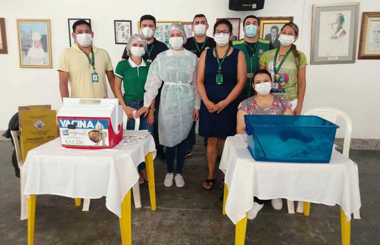 Posto de vacinação no Museu da Marujada.