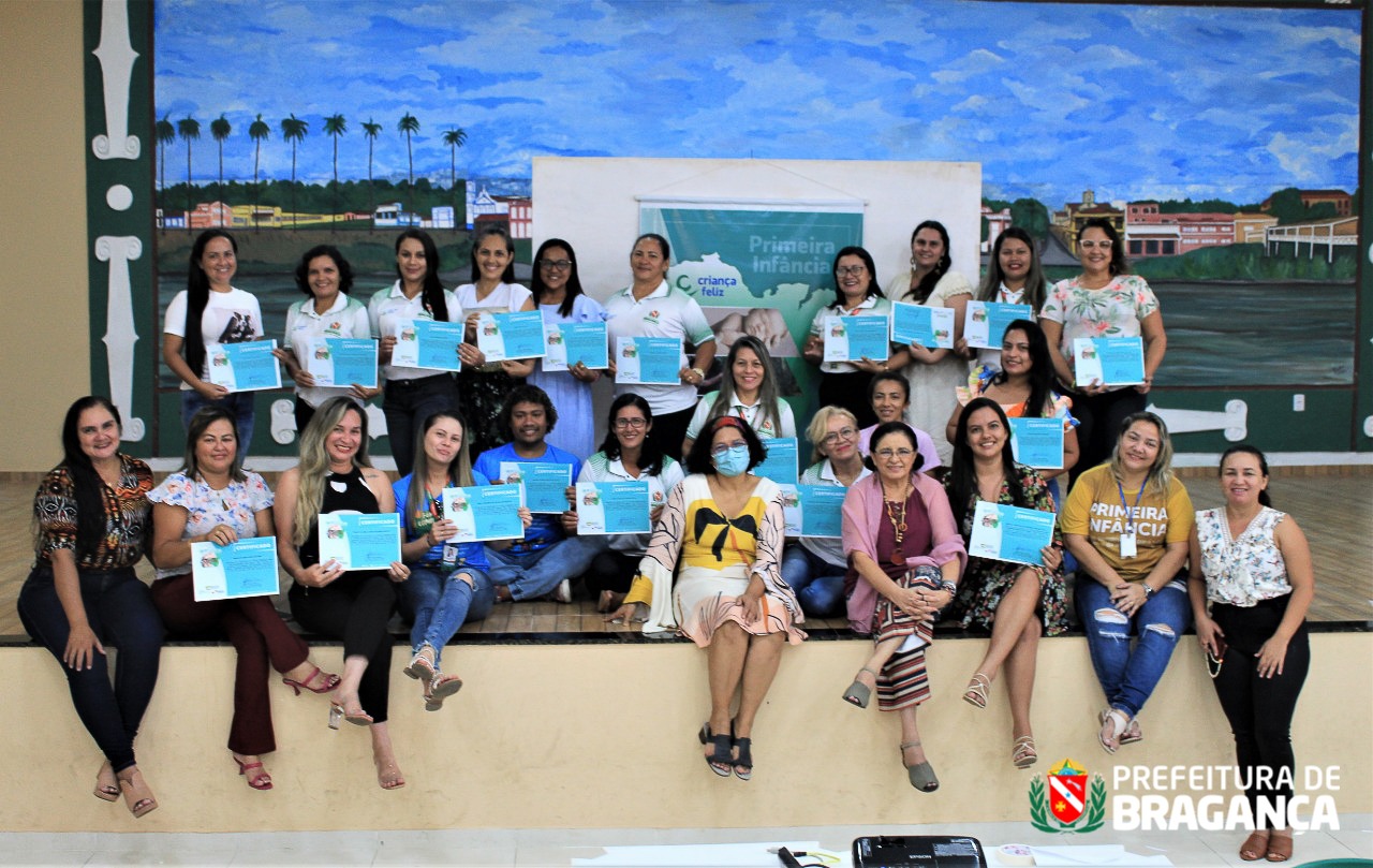 Entrega da Certificação da Capacitação do Programa Criança Feliz.