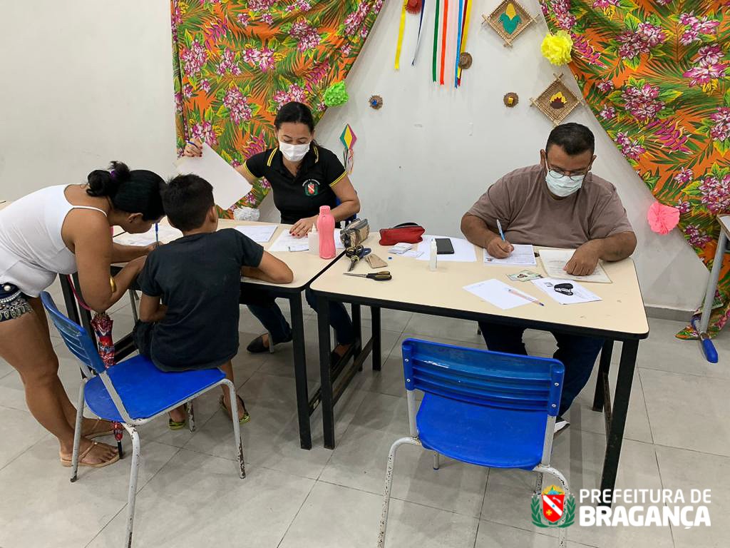 EMISSÃO DE CARTEIRA DE IDENTIDADE PARA ALUNOS DO PROJETO GUARDA JOVEM.