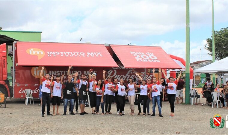 PROJETO CAMINHÃO DAS PROFISSÕES DO INSTITUTO MIX EM NOSSO MUNICÍPIO.